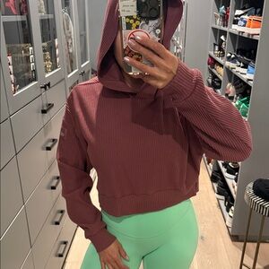 ALO Yoga Ribbed Hoodie in Deep Burgundy
